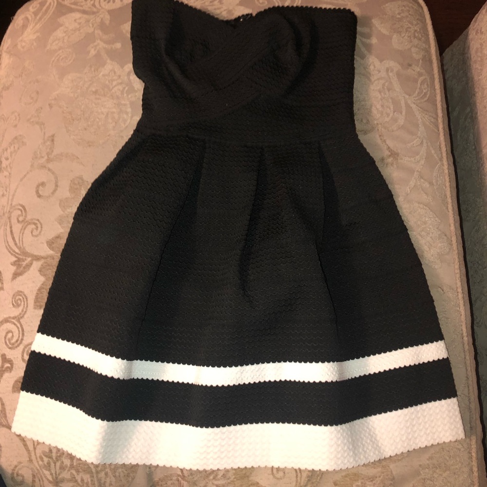 Black Bandage Dress with white details